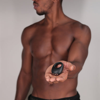 Je Joue Mio Rechargeable Vibrating Silicone Cock Ring – Black