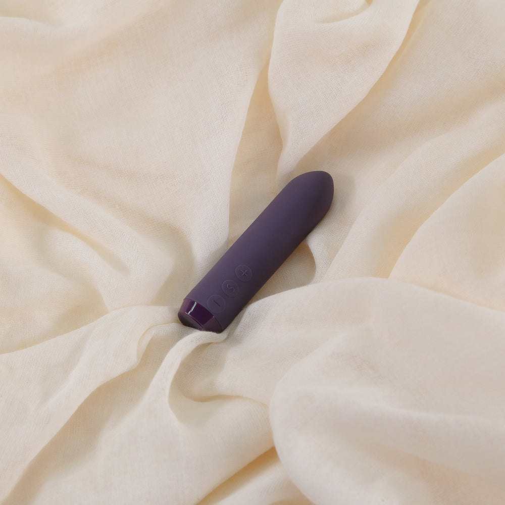 Je Joue Classic Bullet Vibrator – Purple – 5 Speeds, 7 Patterns