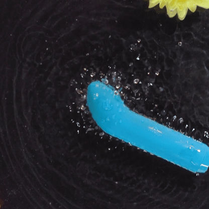 Je Joue G-Spot Bullet Vibrator – Teal – Waterproof with 5 Speeds and 7 Patterns