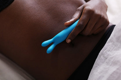 Je Joue Rabbit Bullet Vibrator – Rechargeable Silicone Teal with Rumbly Vibrations
