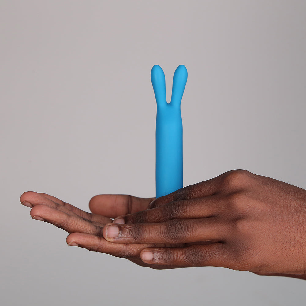 Je Joue Rabbit Bullet Vibrator – Rechargeable Silicone Teal with Rumbly Vibrations
