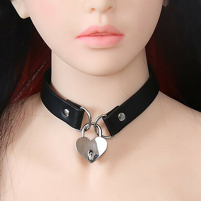 Ple''sur PVC Collar with Heart Lock – Black