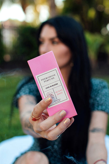 Eye of Love Bloom Attract Him Pheromone Parfum – Sunny Daze – Light Pink