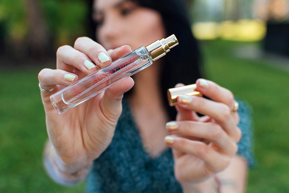 Eye of Love Bloom Attract Him Pheromone Parfum – Sunny Daze – Light Pink