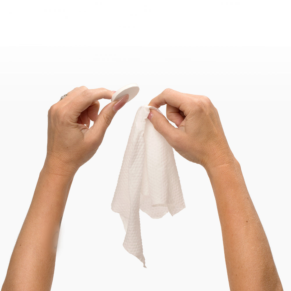 Beloved Freshen Up Travel Kit – Intimate Care Cleansing Cloths with Luxe Quilted Bag