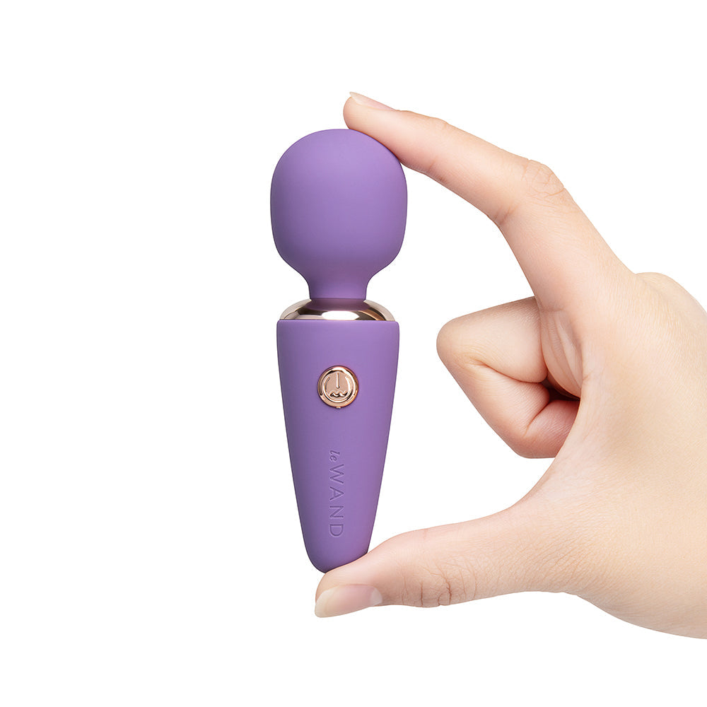 Le Wand Mini Vibe Micro Wand – Purple – Compact Massager with 3 Vibration Speeds and 7 Patterns