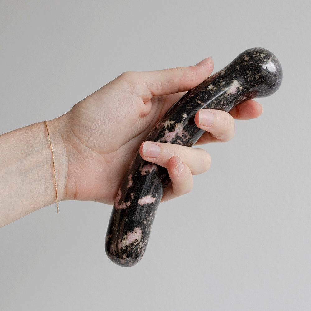 Chakrubs Anahata Curve Rhodonite Wand – Tan